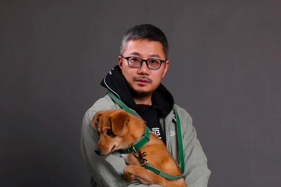 范本青春董事长秦敏毅